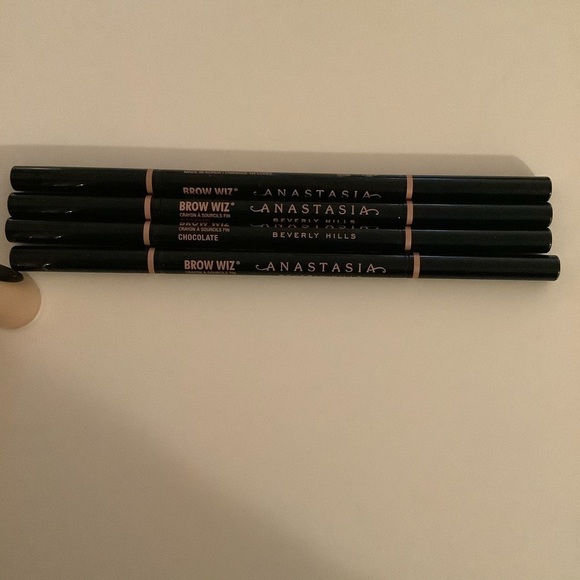 COPY - Anastasia Beverly Hills Brow Wiz (multiple shades) - Picture 1 of 4